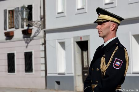 Ob 1. novembru smo se s polaganjem cvetja k osrednjim kamniškim spomenikom poklonili žrtvam vojn (3)